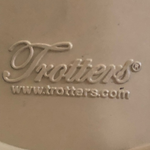 TROTTERS FLATS SHOES - Picture 3 of 12